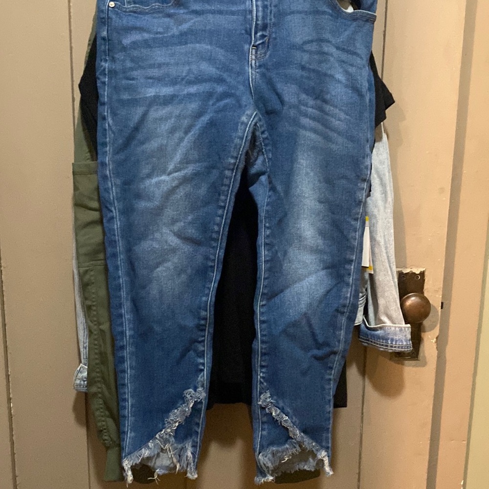 Like New Kancan Jeans